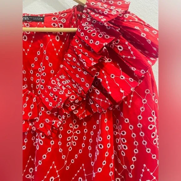 Zara Red/White Embroidered 3/4 Sleeve Ruffle Collar Top Size M - Picture 4 of 4